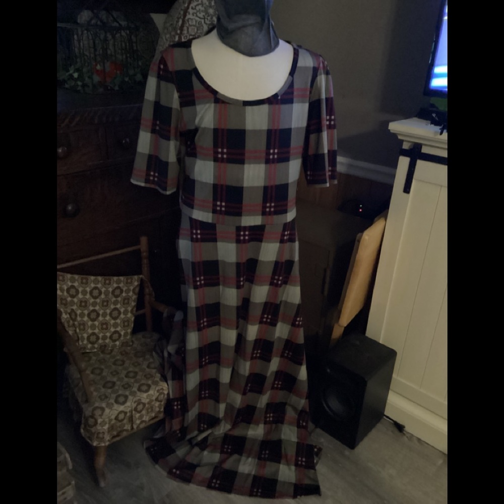 LuLaRoe Ana Maxi dress -Black, Red, Gray plaid 2XL